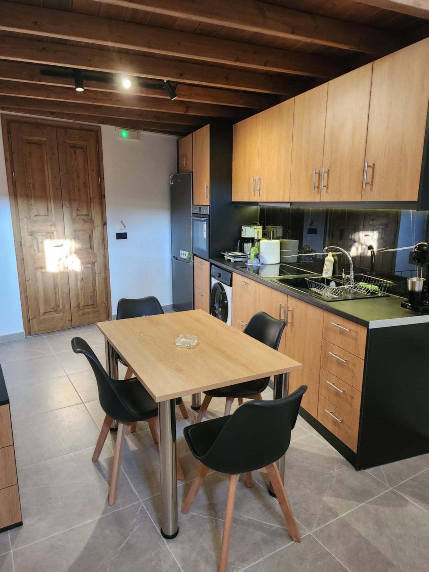 Kastello Apartment Megisti Luaran gambar