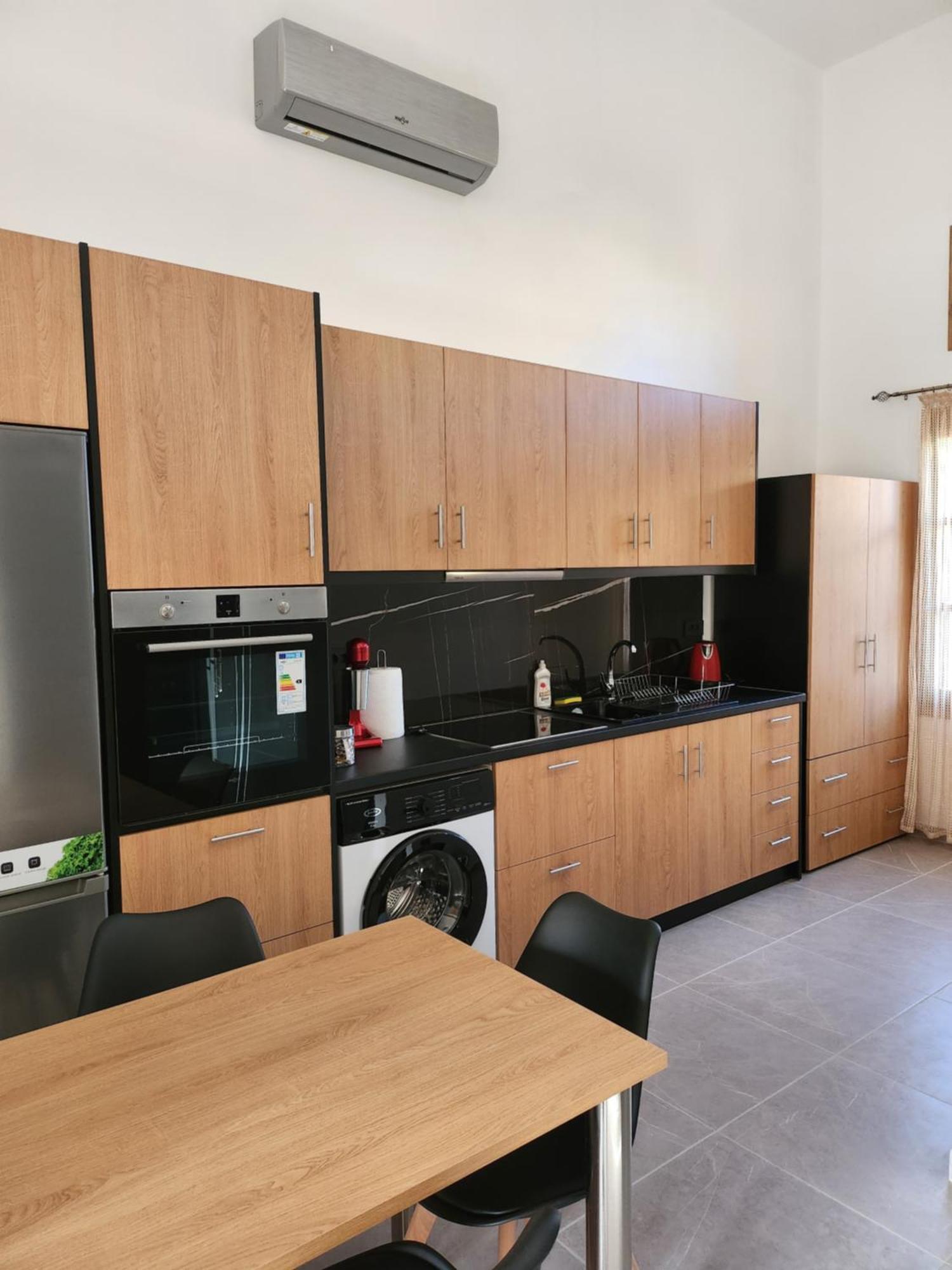 Kastello Apartment Megisti Luaran gambar